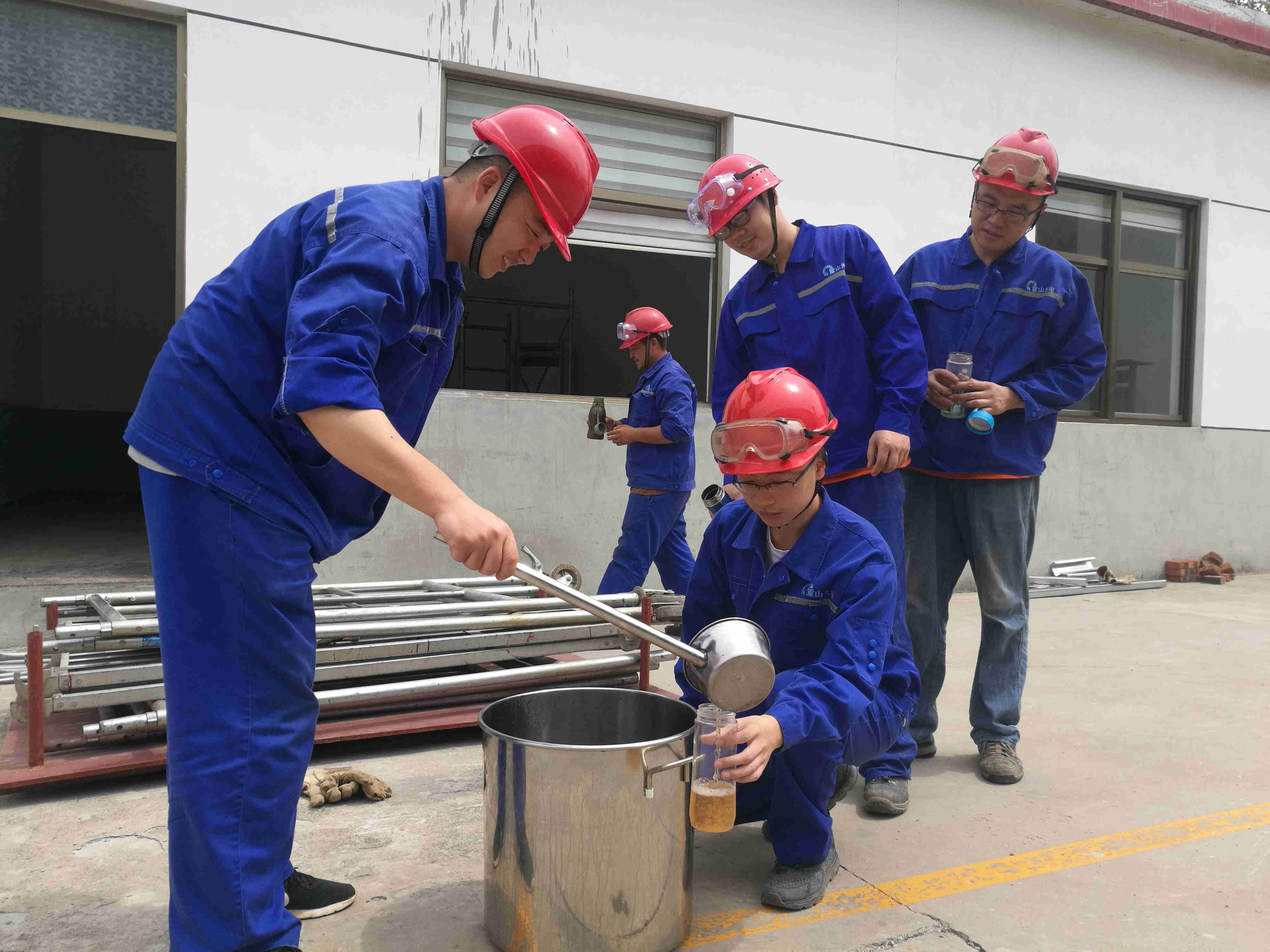 炎炎夏日，重山光電食堂為一線員工送上解暑綠豆湯