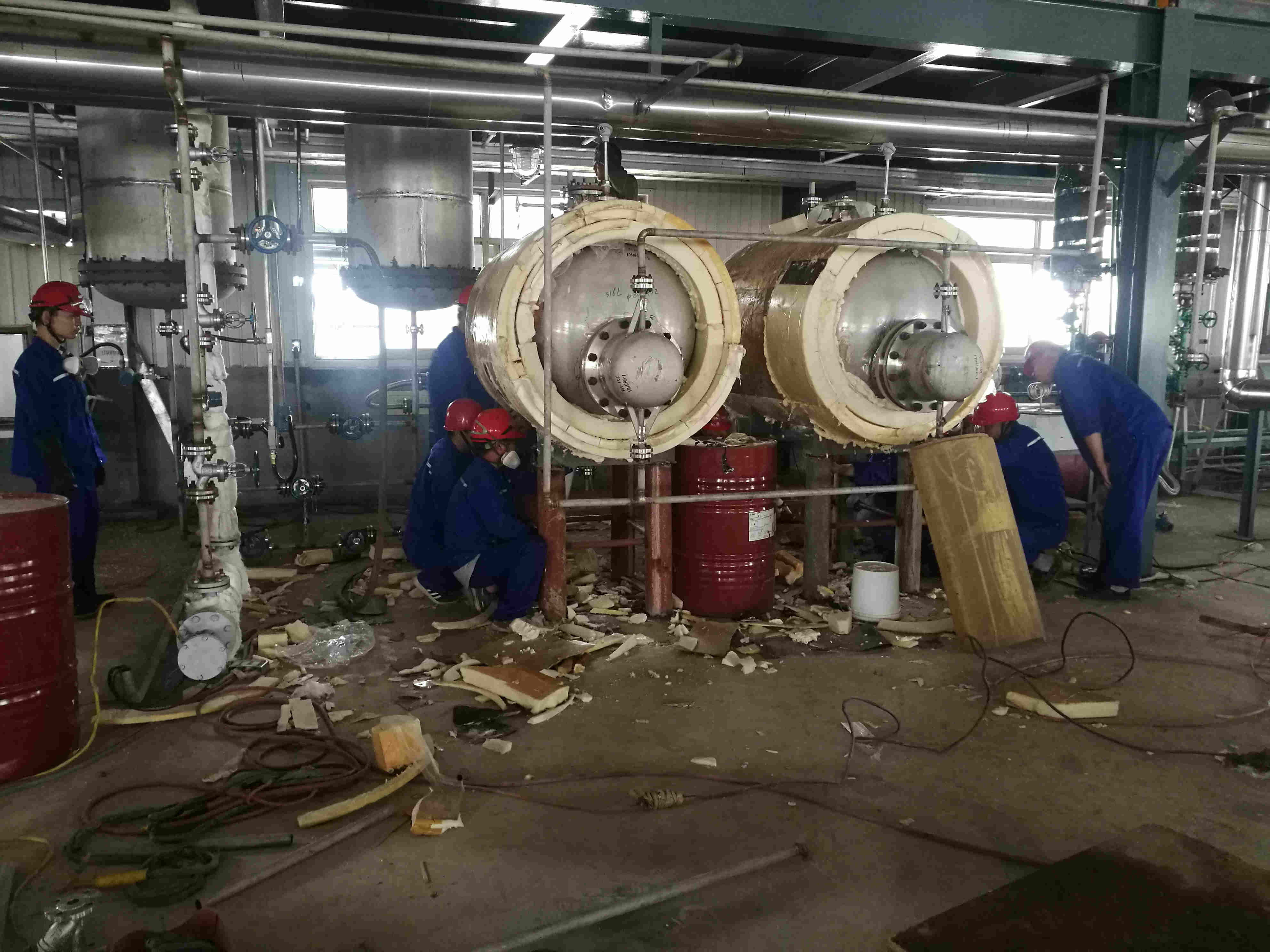 戰(zhàn)高溫，斗酷暑，全力以赴保進度