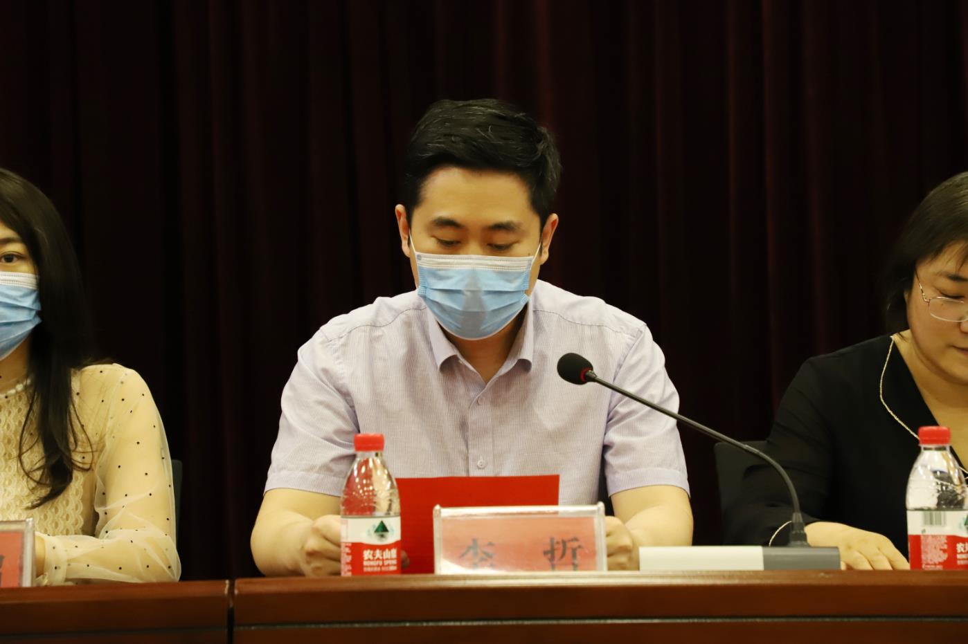 投身公益慈善事業(yè) 履行企業(yè)社會責任26