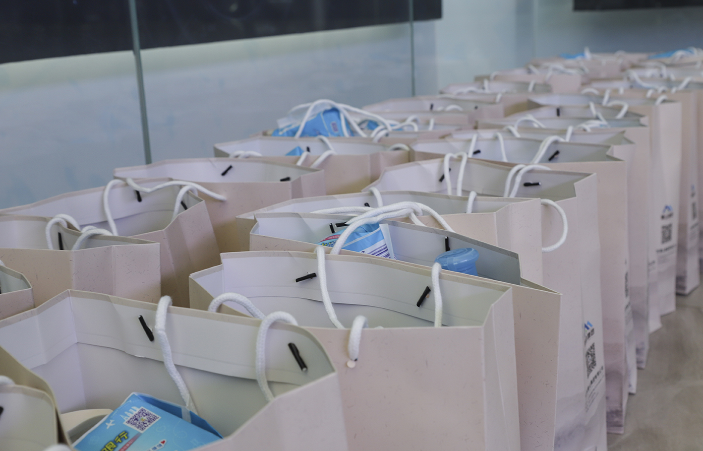 情暖人心，公司向女員工發(fā)放三八節(jié)福利78