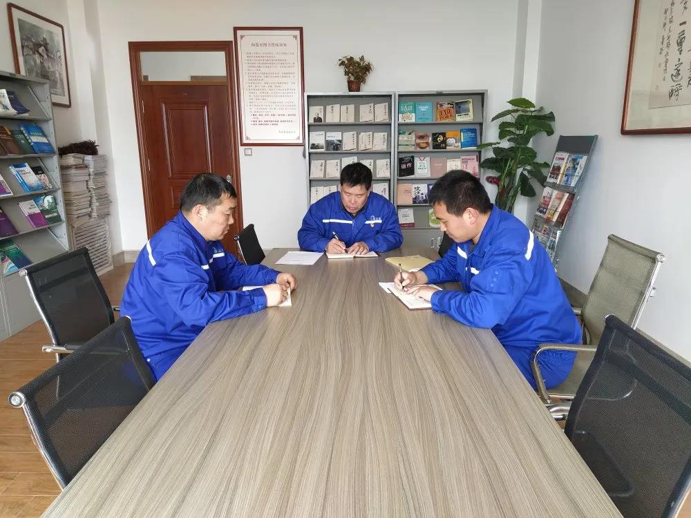 公司黨支部召開(kāi)支委會(huì)