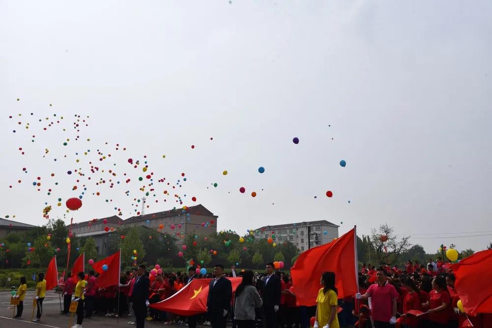 致敬五四精神 傳遞青春力量——集團(tuán)成功舉辦第二十一屆“重山杯”職工運(yùn)動(dòng)會(huì)13