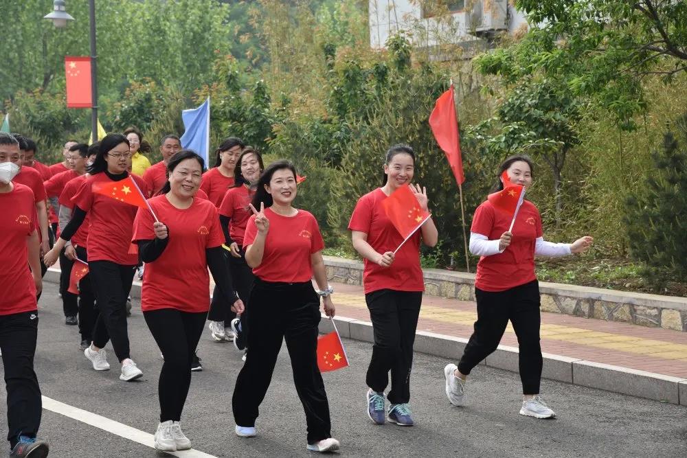致敬五四精神 傳遞青春力量——集團(tuán)成功舉辦第二十一屆“重山杯”職工運(yùn)動(dòng)會(huì)13