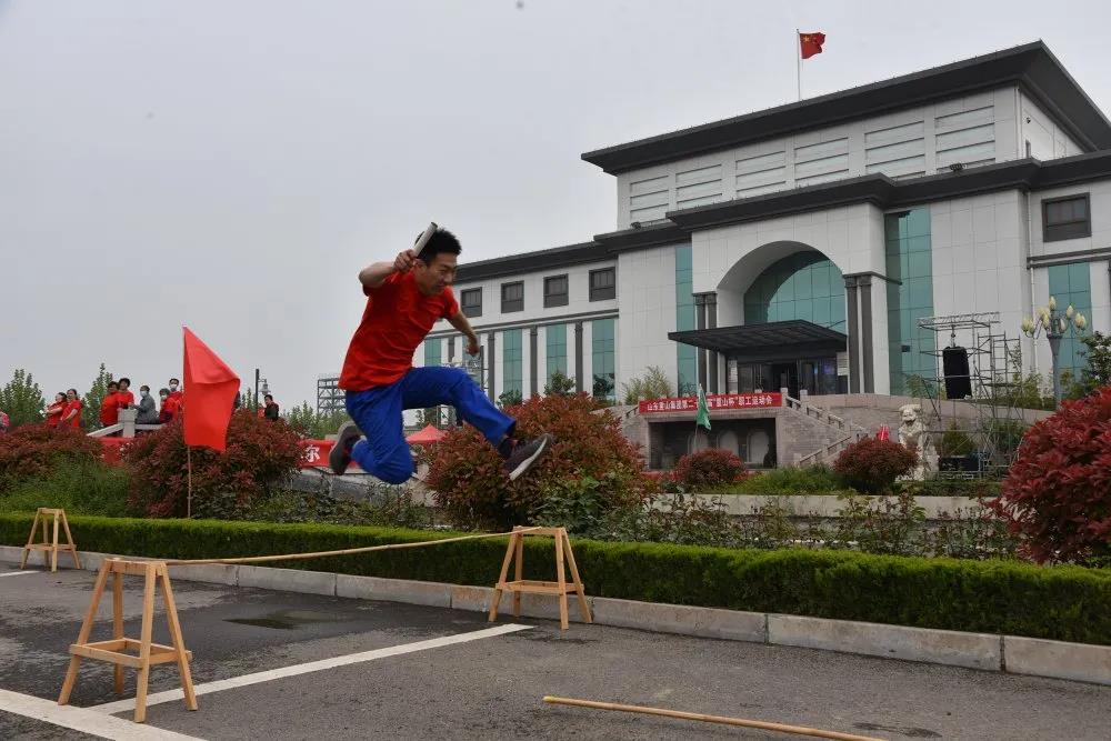 致敬五四精神 傳遞青春力量——集團(tuán)成功舉辦第二十一屆“重山杯”職工運(yùn)動(dòng)會(huì)13