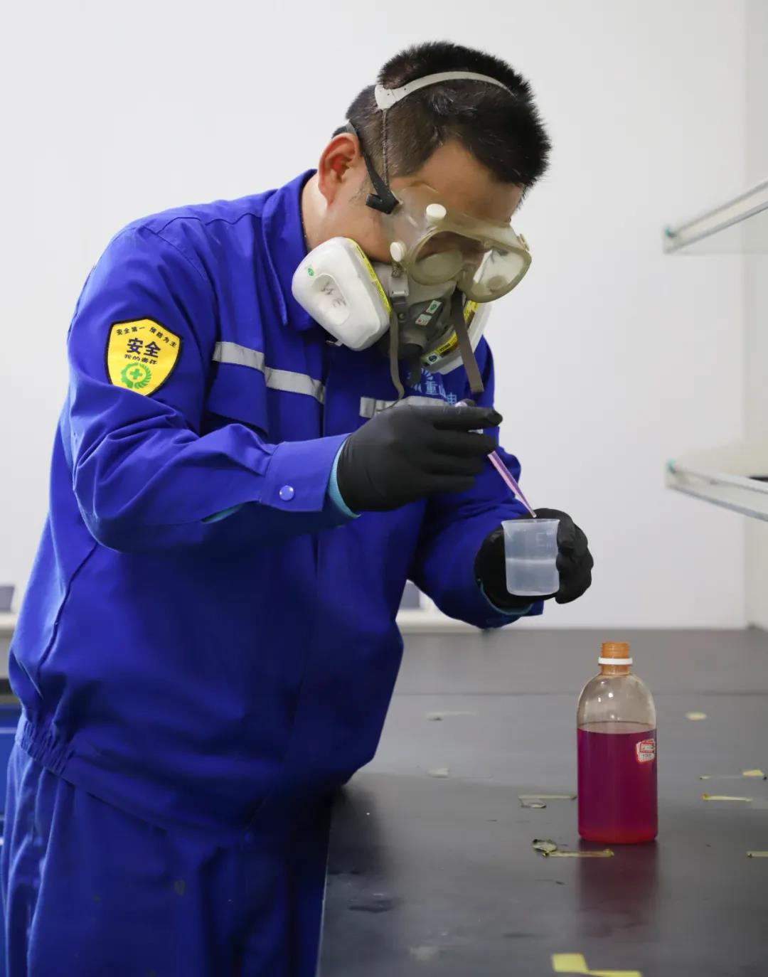 2021年五一勞動模范系列九|劉曉：在奮斗的道路上漸行漸遠(yuǎn)