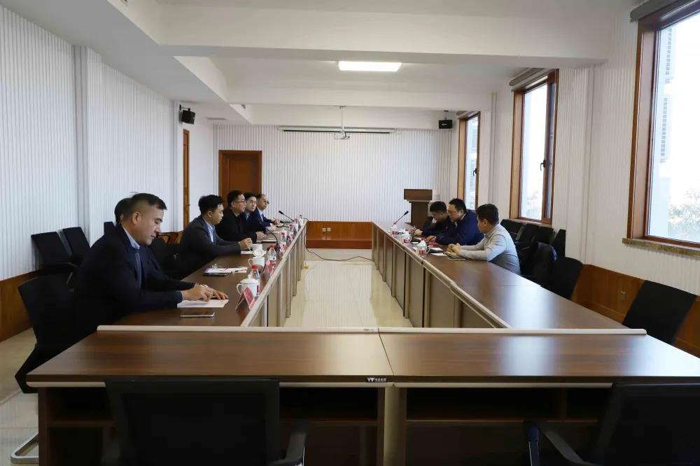 臨港經(jīng)開區(qū)招商局到集團(tuán)參觀考察