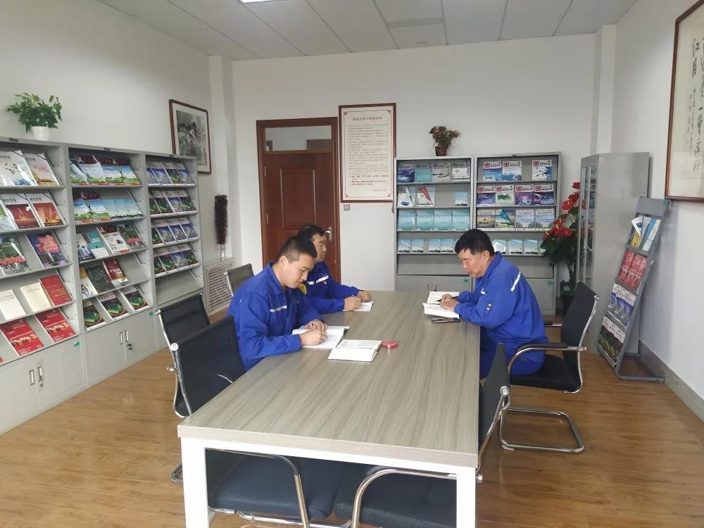 公司黨支部召開支委會