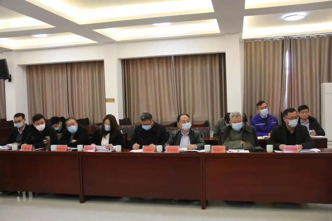 重山集團(tuán)董事長(zhǎng)參加羅村鎮(zhèn)重點(diǎn)項(xiàng)目座談會(huì)69