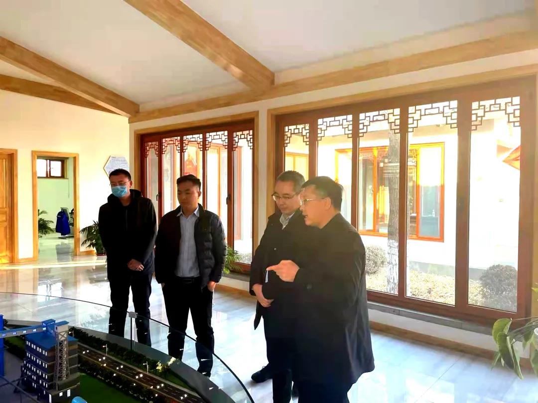 巴林左旗領(lǐng)導(dǎo)到集團(tuán)考察交流