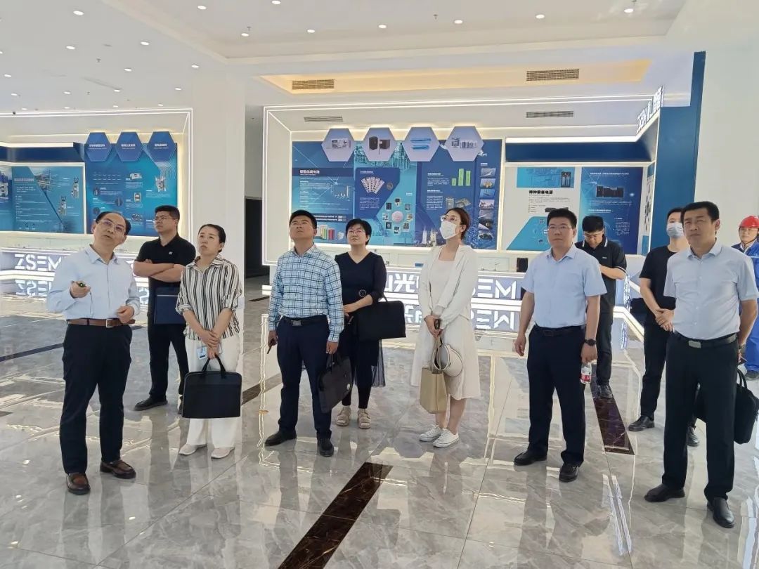 淄博市委政策研究室、清華大學化工系到重山光電調研