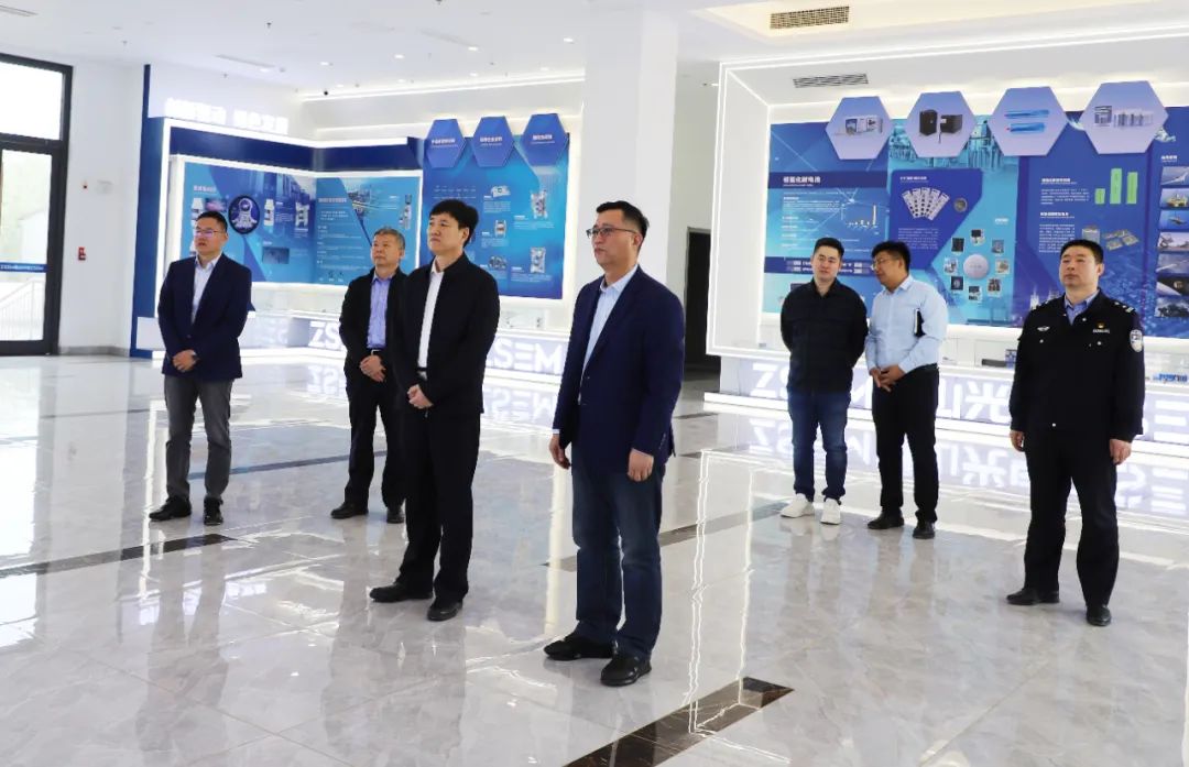 淄川區(qū)副區(qū)長、區(qū)公安分局局長崔光恒到我公司調(diào)研考察