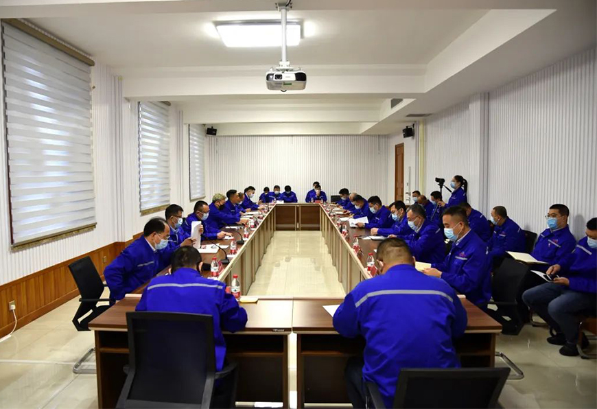 集團(tuán)召開月度工作擴(kuò)大會議