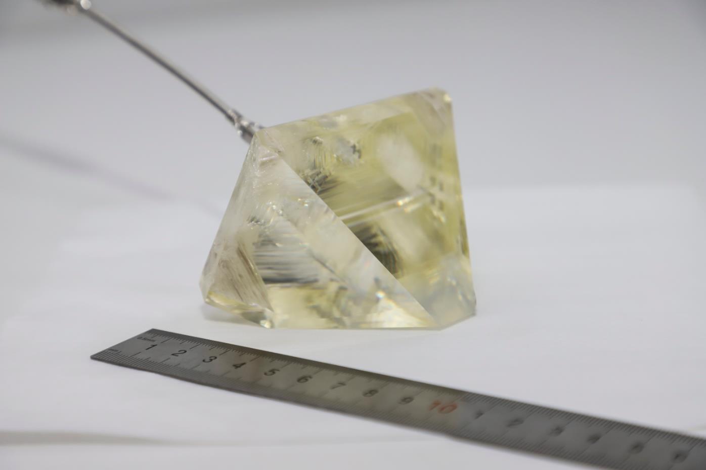 我公司高質量KTP晶體生長技術獲得突破